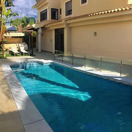 Levante Blueline 6 Bd Apartment