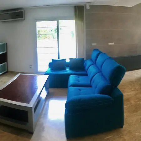 Levante Blueline 6 Bd Apartment